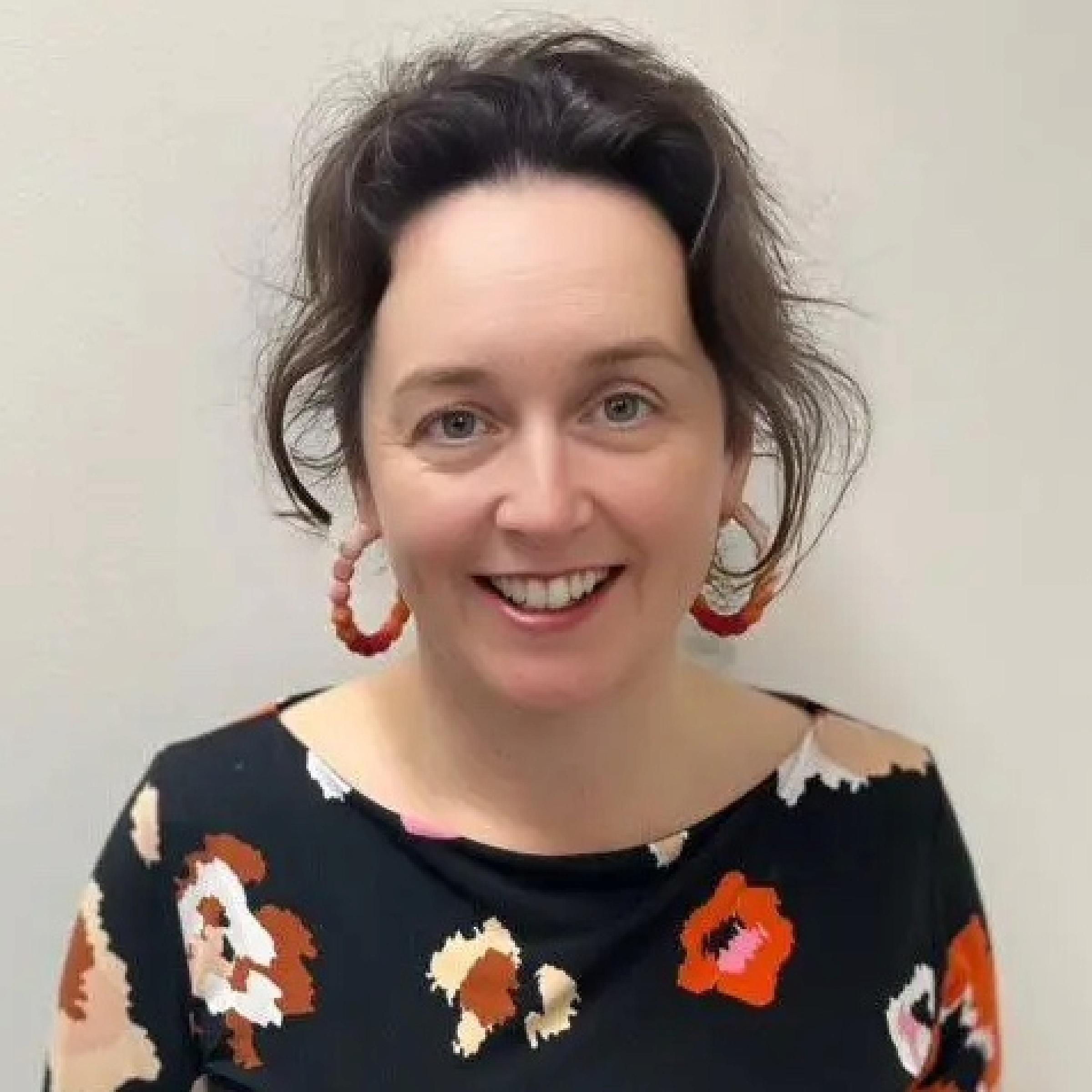 Dr. Adrienne Gordon headshot