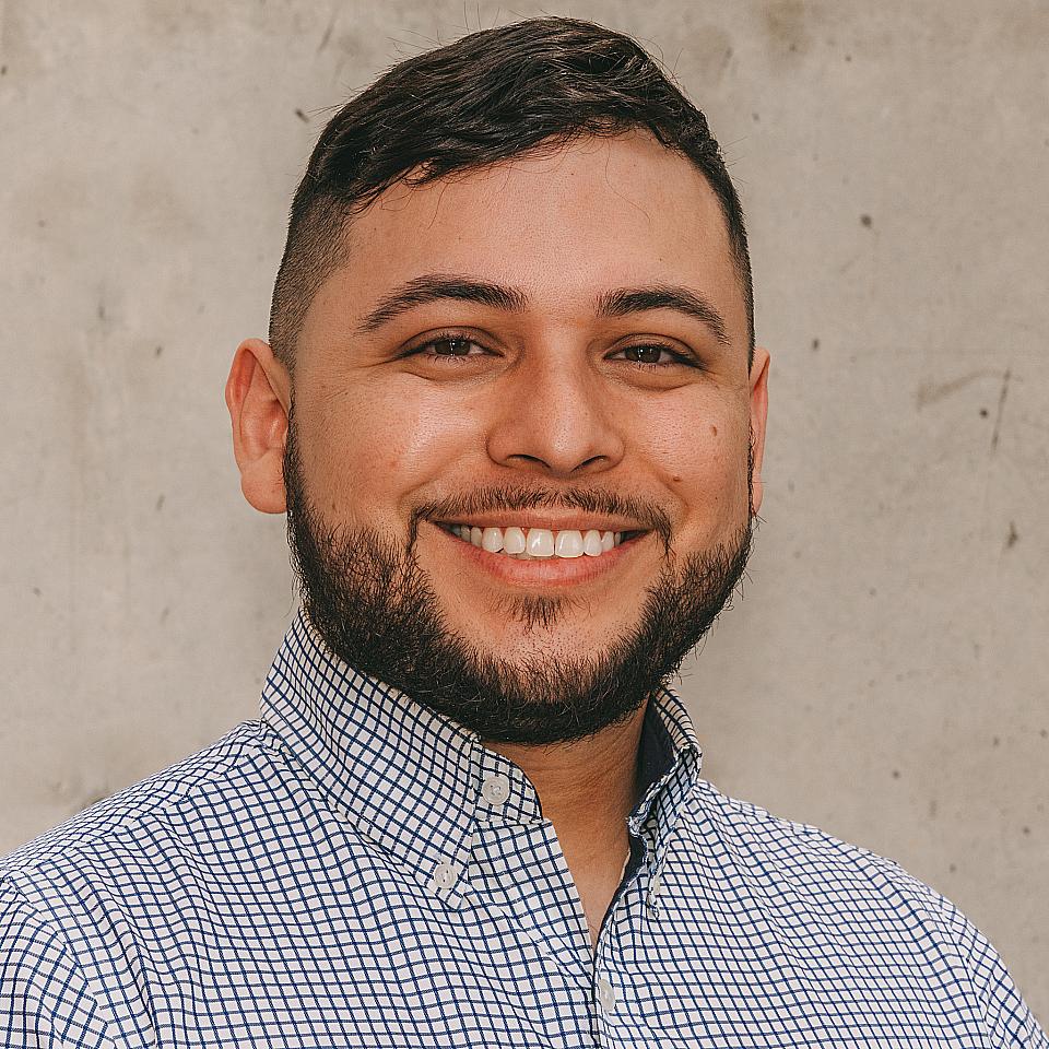 PGY-4 resident Lucio Zapata Jr. 