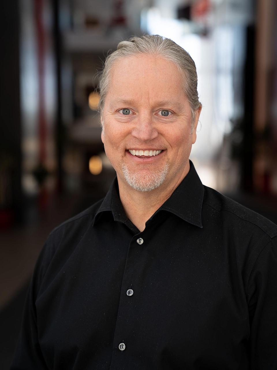 Dr. Paul Estabrooks