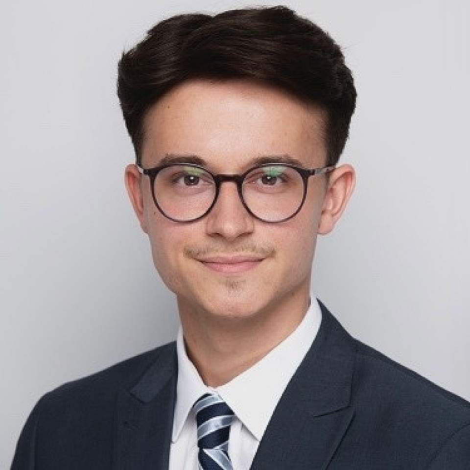 Headshot of Kyle Alexander