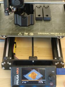A fluid bath being 3D printed